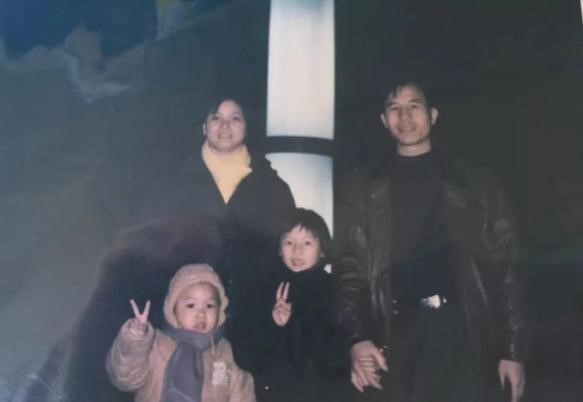4EB9 4EB9